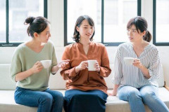 【悲報】藤本美貴「ママ友に夫の職業を聞く」持論にネット真っ二つ「年収を聞くに等しい失礼な行為」「何がいけないの？」