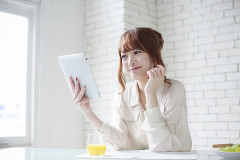 【愛情不足マザコン夫】もうすぐ旅行先に着く。そんな時にトメから「手伝って」って連絡が来た。そしたら夫は戻ろうと言い出した。トメは悪気も悪意がない事も知ってる→次の日…