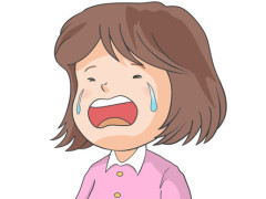 4歳の娘の目にゴミが入り、妻が気づいた。娘は擦りたがり、妻は涙で流そうと懸命になった。