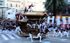 【悲報】識者「だんじり祭を禁止せよ言ってる人たちはモータースポーツ等で死者が出たら禁止せよ言うの？」・・・・・・・・・