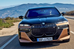 【悲報】ヨーロッパの自動車メーカー、最新デザインがすべからく壊滅的すぎて完全に終わるwwwお前らの想像の911倍くらい終わる