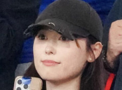 【画像】久保建英を応援する福原遥さん、ガチで可愛すぎw w w w w