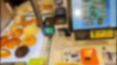 【画像】近所のパン屋に「AI画像認識レジ」が導入されてハイテクすぎると話題に！トレーを置くだけで種類を瞬時に判別「ユニクロみたい」「形変えたらどうなるの？」