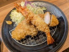 【画像】お前らはこの盛り合わせ定食にいくら払える?