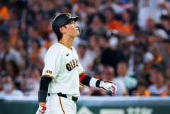 巨人・坂本勇人(37) 来年も現役続行　.175(154-27) 5本 19打点