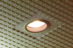 【家建てる】寝室の照明を普段使いを考えて電球色から昼白色へ変えてもらったんだが…