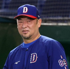 中日、松中信彦コーチら4人退団