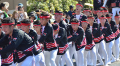 だんじり祭｢初日事故死人出たが二日目もやります。すまん、二日目も死人出たわ｣←これ