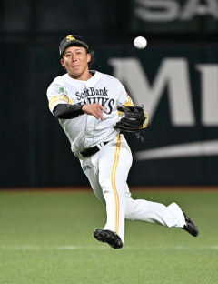 ソフトバンク野村勇が右肘と腰の手術へ　PSの出場断念
