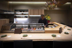 【悲報】30歳会社員さん、人生初めての回らない寿司で大恥をかいてしまうｗｗｗｗｗｗｗｗｗｗ