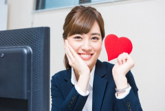チャイムが鳴って出てみると中学生が３人。中「この家から無線LANの電波が出ているのは分かっているんです」「それを長押ししてください。あとはこっちでやるんで」→その後、親が