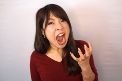初対面ではダサく見られ店員に見下されがち。既婚子持ちと伝えると態度が変わるが、外見だけで判断されたくない。