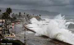 カリフォルニア南部沿岸を襲う、熱帯暴風雨｢レイチェル｣の大波！