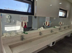 韓国の失われたマナー…花祭り会場のトイレ、洗面台に使用済みの紙を放置 ［10/14］