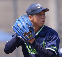 ヤクルトの戦力外通告、呼び出し連絡がLINEだったことで青柳は不満顔「生え抜きの選手でないので…」