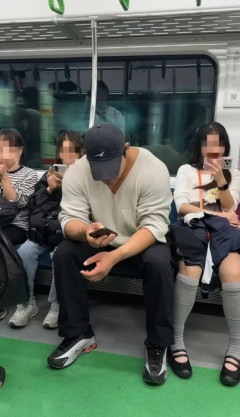 【画像】肩身が広い男、狭い思いをしてしまうｗｗｗｗｗｗｗｗｗ