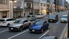 韓国人「日本車に韓国のグレンジャー・K8級の車は存在しますか？カムリはソナタ級ですよね？」→「該当するクルマがこれ？‥(ﾌﾞﾙﾌﾞﾙ」