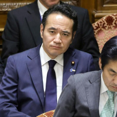 簗和生農水大臣「シャトルバスは選管に確認してセーフだって言ってもらった！」選管「は？そもそも問い合わせしてねえだろ」