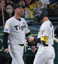阪神に激痛…佐藤輝明がCSファイナルS第2戦のスタメン外れる　藤川監督「本人と話して今日は難しい」