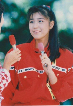 【悲報】菊池桃子、アイドル時代の“恐怖体験”を告白卒業アルバムに実家の住所が載り…「帰宅したら、警察の方が」