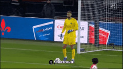 【動画】マンシティGKドンナルンマ、自陣ゴールにボールをトスしてしまうｗｗｗｗｗｗｗｗｗ