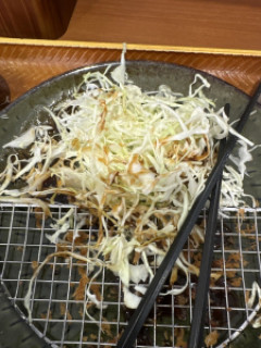 トンカツ定食のキャベツwww