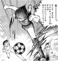 【悲報】サッカーとかバスケでフィジカル強いとかいうけど吹っ飛ばしたらファールじゃんｗｗｗｗ