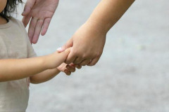 妻が子供を連れて3日に1回くらい徒歩10分の実家に帰るのが納得できない…