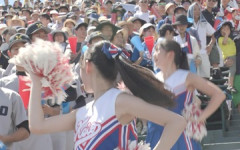 【画像】慶応のJKマネージャー、とんでもない体つきだったwwwwwwwwwww