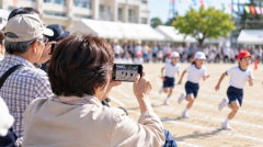 【ネチケット】「学校名も子どもたちの顔も丸見えでヤバい」　祖父母が孫の運動会の写真を投稿し炎上するケース相次ぐ