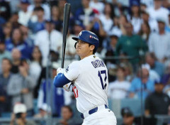 【MLB】大谷衝撃の復活3ラン！　即座に両手広げ咆哮、130m飛ばされた敵投手は…リアクションも明暗くっきり