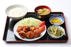 飲食店で。私「値段は同じでいいので量を減らしてください」店員「残してもいいですよ」私「！？」　←　残していいとかいう神経が分からない….,,