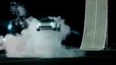 テスラ、「空飛ぶクルマ」を公開！飛行デモを披露するも挙動が完全にロケットリーグだと話題にwｗｗｗｗｗｗｗ