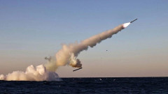 【悲報】北朝鮮の潜水艦『金君玉英雄』から二種類の巡航ミサイル試射