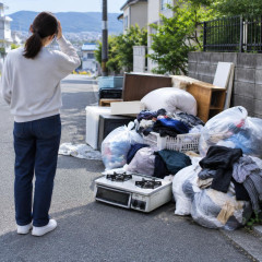「ごみをどうしたらよいか分からなかった」引っ越しのタイミングでガスコンロや衣類など約100キロを路上に投棄か   #静岡 |  これの正解はなんなの？