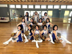 【画像】熟女チアガール、半分以上イケるｗｗｗｗｗ