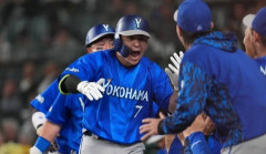 DeNA・佐野恵太「バントなんかさすな俺にー」絶叫！興奮して「デスターシャ」忘れる
