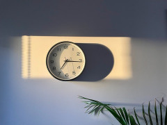 「9時5時勤務」ってよく聞くけど、本当に9時5時なんて定時あるの？