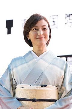 ⁉️46歳・広末涼子　最新ショットに反響  「透明感がすごい！」「透き通る美しさ」「ますます綺麗になってる」 -2chまとめ-