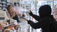 【衝撃】12歳の女子中学生がコンビニ強盗！86歳の女性店主に制汗スプレー噴射→包丁を突きつけ「金、金、金！」…大阪で強盗致傷事件
