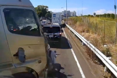 バイクとトラックの正面衝突事故、これどっちがどのくらい悪いの？