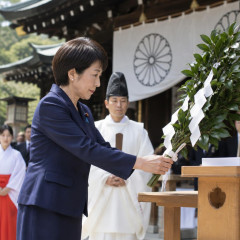 高市首相、靖国神社の秋季例大祭に真榊奉納   #速報 |  A級戦犯合祀しなきゃシナも文句つけようもなかったし、天皇も参拝し続けてたのにねぇ
