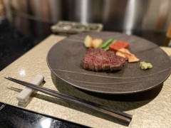 「ワサビで刺身を食う」← 分かる 「ワサビでステーキを食う」← イキっていると思う