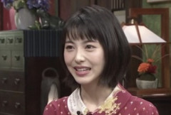【朗報】浜辺美波『遺伝子は欲しいですけどね』
