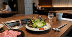 韓国人「韓国人が日本の焼肉店に行って驚愕した事がこちらです‥」→「あまりの衝撃的価格に言葉を失う‥（ﾌﾞﾙﾌﾞﾙ」