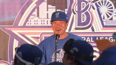DeNA相川監督、祝勝会で井上朋也にバントさせなかった理由を告白「恵太、どんな感じ？」
