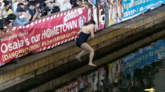 【画像】道頓堀に水着美女👙ｗｗｗｗｗｗｗｗｗｗ