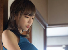 【悲報】グラビアアイドルさん　新技「めくりぱんつ」を編み出してしまう