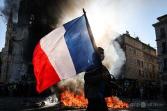 【悲報】「日本の政治終わってんな」フランスの暴動見た後→「日本は上手くやってるわ」