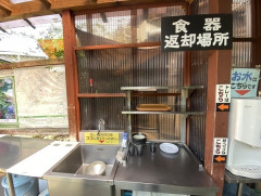 香川県　水路にうどん・だしを捨てないで！　看板がSNSで話題…店主が明かす設置の理由　  [10/18]